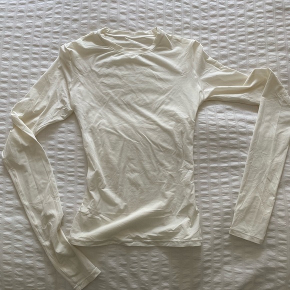 SKIMS Fits Everybody Longsleeve - Picture 5 of 6